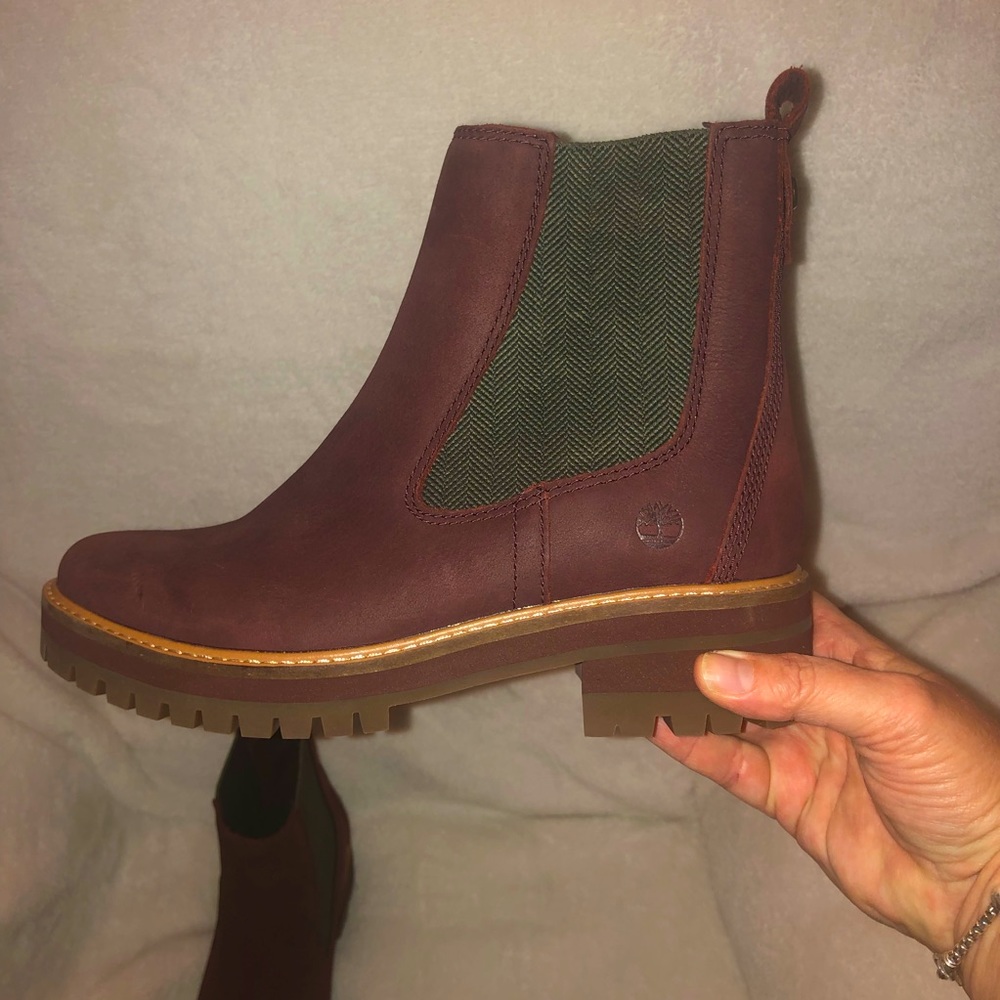 Timberland Courmayeur Valley Chelsea Boot 9.0. Brand new. Never worn.